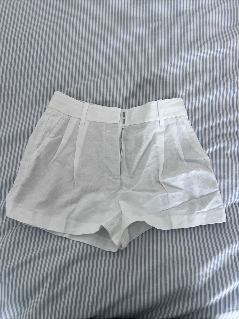 Aritzia Linen shorts